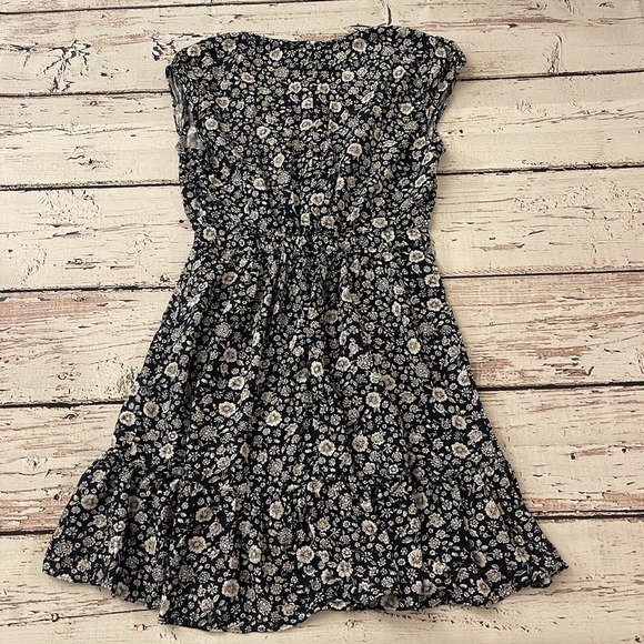 J Crew Mercantile Navy Blue White Floral Print Ruffle Faux Wrap Dress Size 2P - Picture 8 of 8